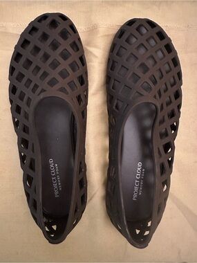 Project brown cloud jelly shoes